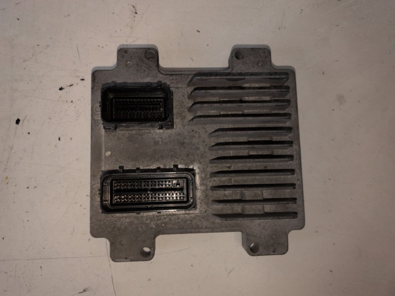 Recambio de centralita motor uce para opel corsa e b14xer referencia OEM IAM 12657461  