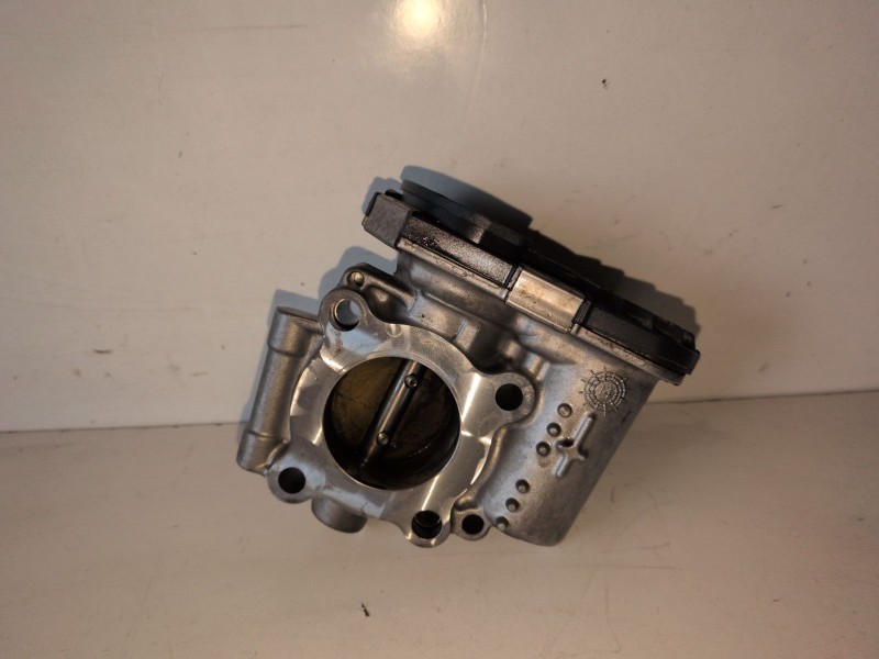 Recambio de caja mariposa para opel corsa e b14xer referencia OEM IAM 55562270  
