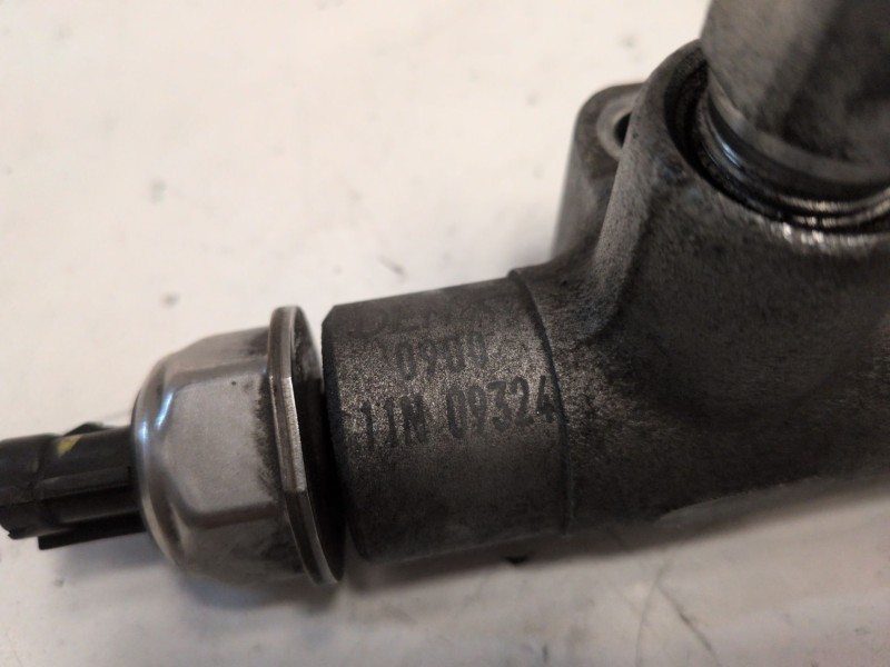 Recambio de rampa inyectora para opel astra j berlina 5p a17dtr referencia OEM IAM 11N09324  