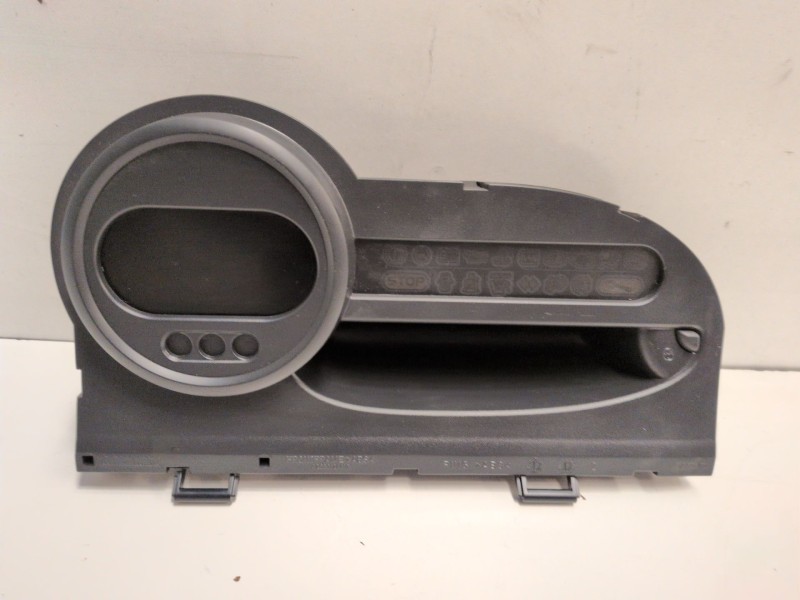 Recambio de cuadro instrumentos para renault twingo ii d4f772 referencia OEM IAM 8200725330G  