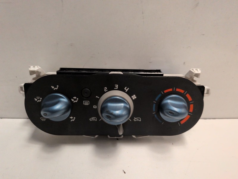 Recambio de mando climatizador para renault twingo ii d4f772 referencia OEM IAM   