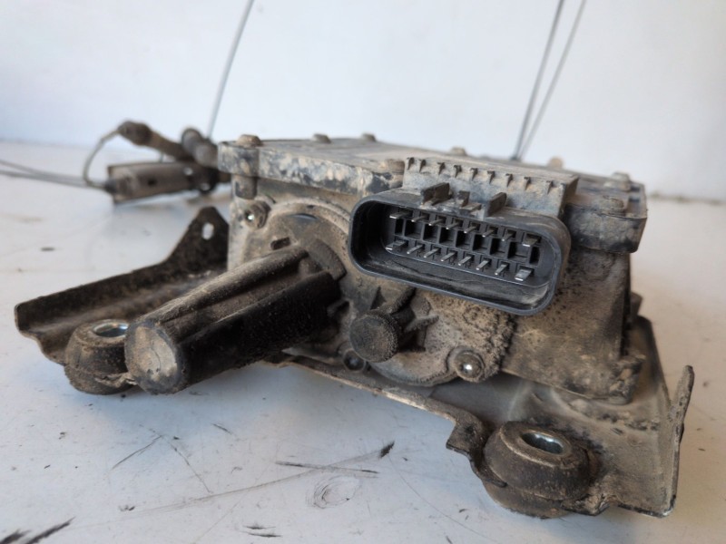 Recambio de freno de mano electrico para opel insignia berlina a20dth referencia OEM IAM A2C53298178  
