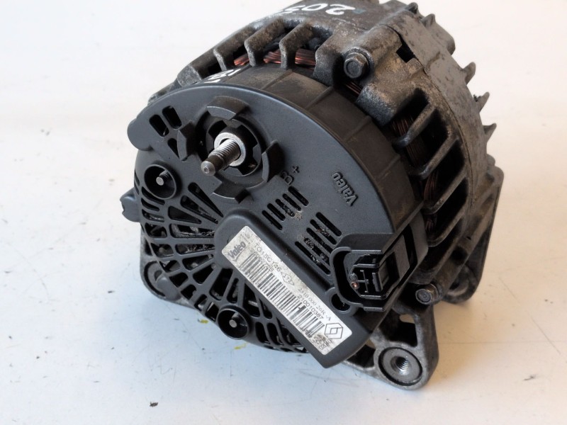 Recambio de alternador para renault megane iii berlina 5p k9k832 referencia OEM IAM 231000026RA  