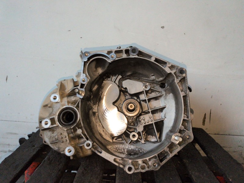 Recambio de caja cambios para opel insignia berlina a20dth referencia OEM IAM M320FAMB  