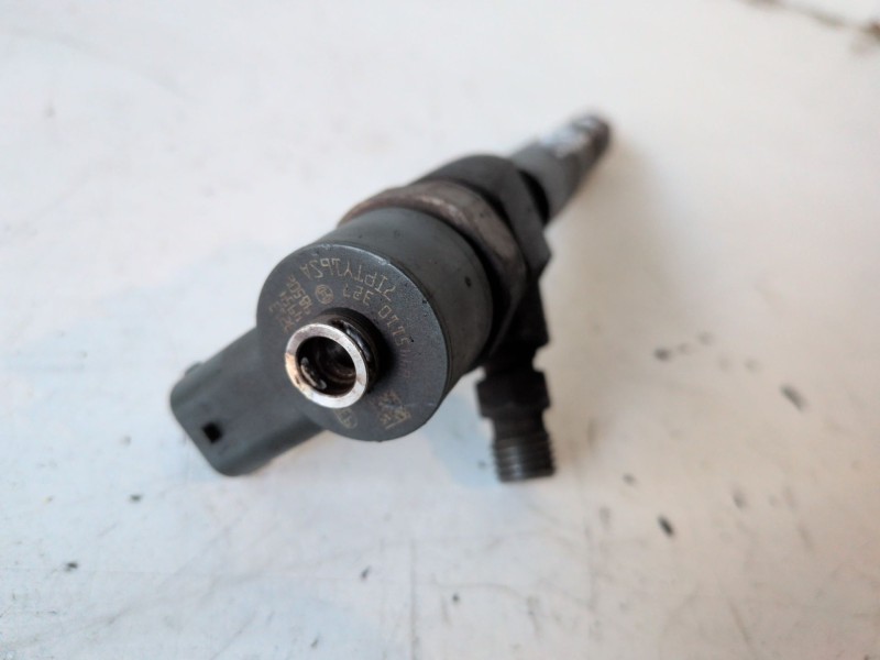 Recambio de inyector para opel insignia berlina a20dth referencia OEM IAM 0445110327  