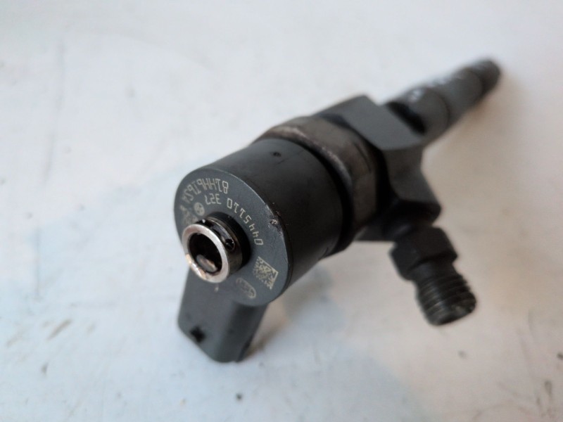 Recambio de inyector para opel insignia berlina a20dth referencia OEM IAM 0445110327  