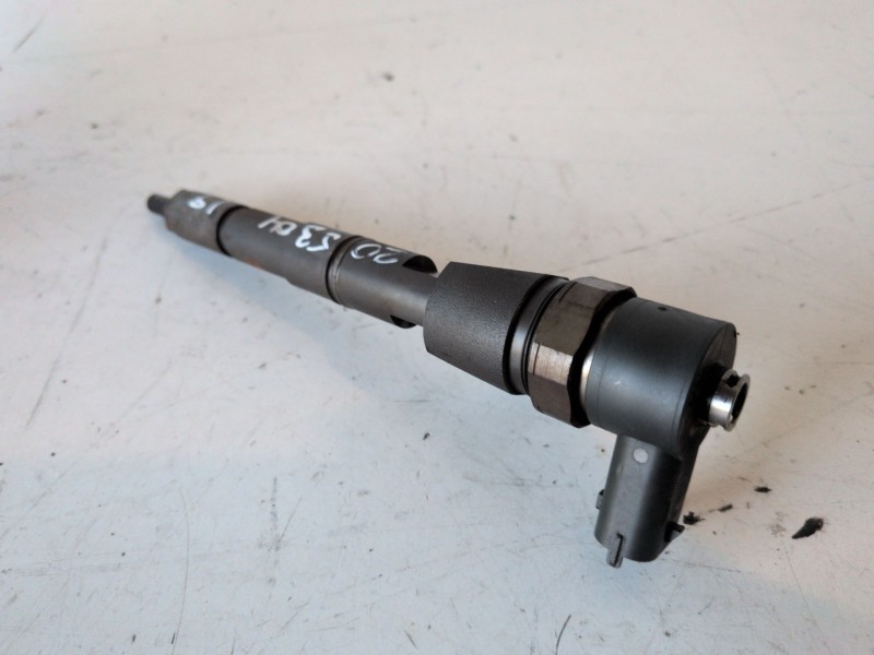Recambio de inyector para opel insignia berlina a20dth referencia OEM IAM 0445110327  