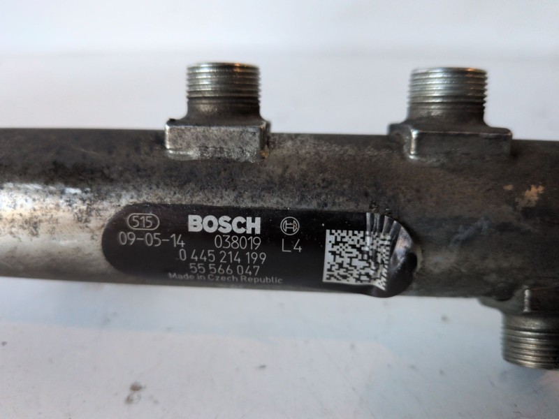 Recambio de rampa inyectora para opel insignia berlina a20dth referencia OEM IAM 0445214199  