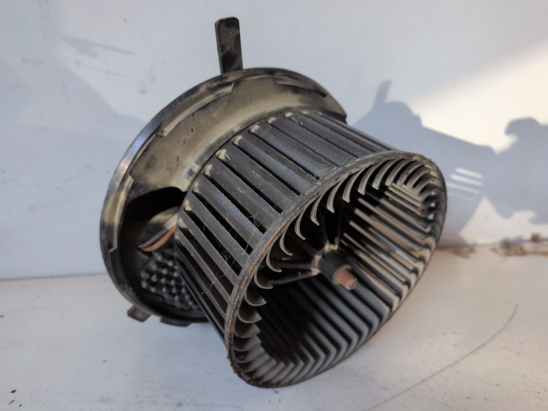Recambio de ventilador calefaccion para seat leon (1p1) bxe referencia OEM IAM 3C0907521B  