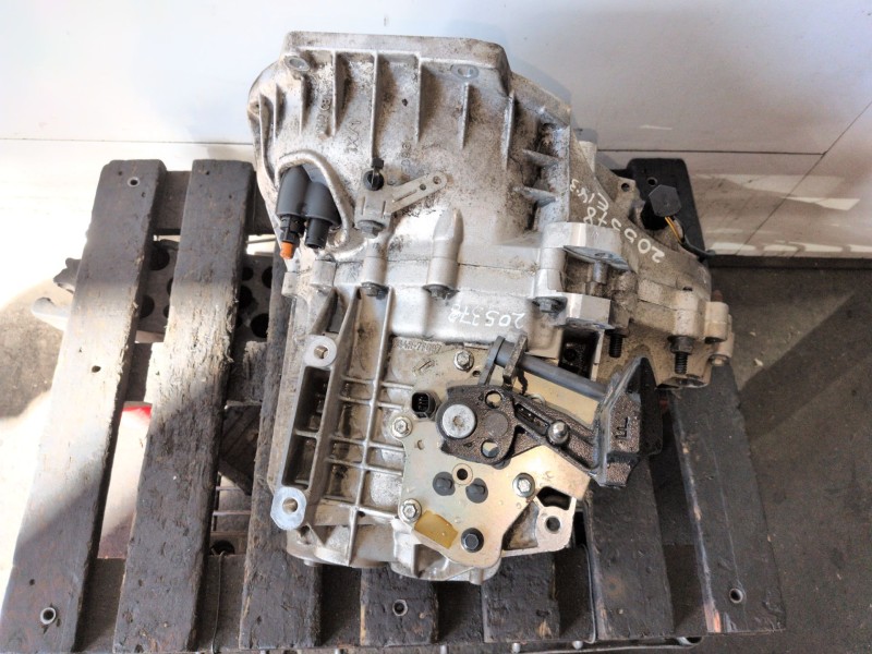 Recambio de caja cambios para ford transit connect (tc7) r2pa referencia OEM IAM 2T1R7002BH  