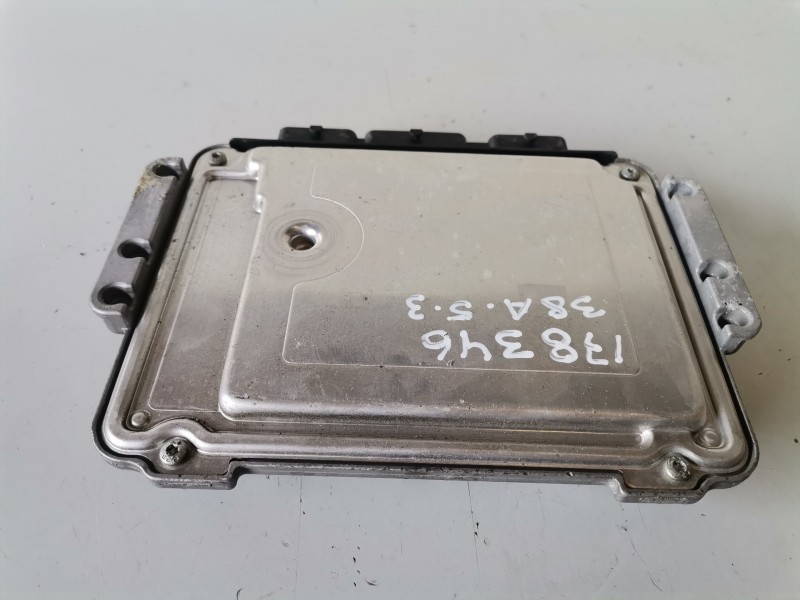Recambio de centralita motor uce para peugeot 206 8hz referencia OEM IAM 0281012525  