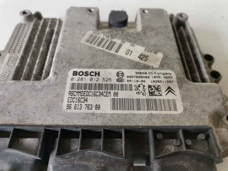 Recambio de centralita motor uce para peugeot 206 8hz referencia OEM IAM 0281012525  