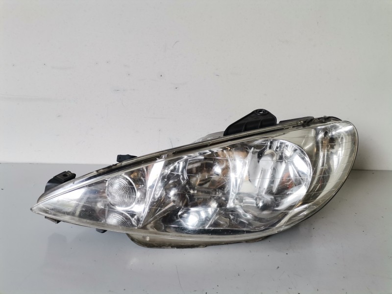Recambio de faro derecho para peugeot 206 8hz referencia OEM IAM   
