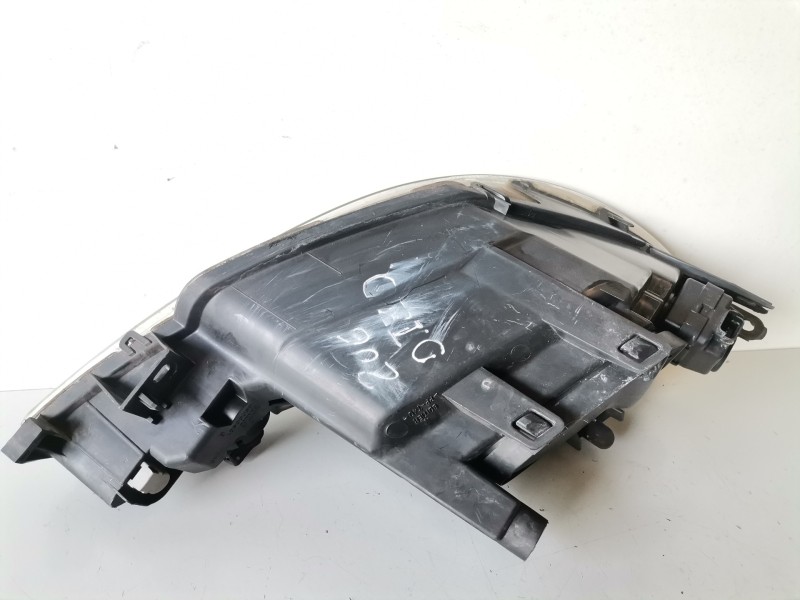 Recambio de faro derecho para peugeot 206 8hz referencia OEM IAM   