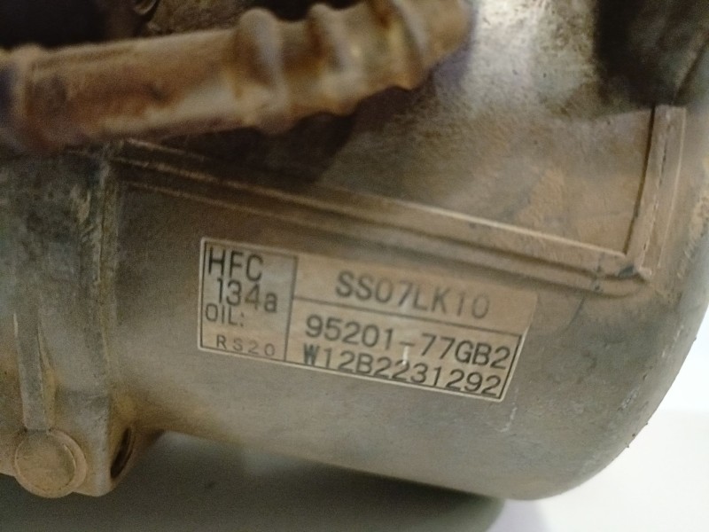 Recambio de compresor aire acondicionado para suzuki jimny (sn/fj) m13a referencia OEM IAM 9520177GB2  
