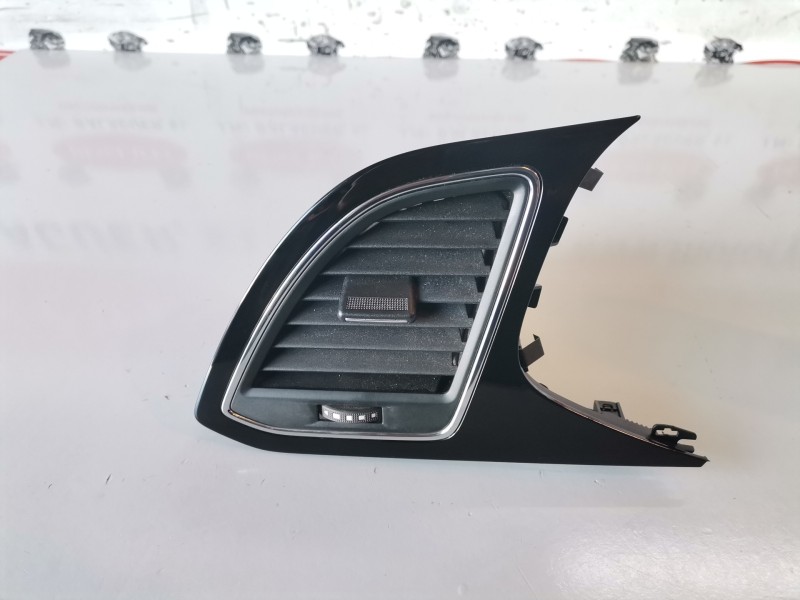 Recambio de rejilla aireadora para seat leon st 5f8 cjxc referencia OEM IAM 5F1820901D  