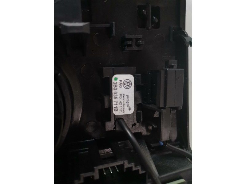 Recambio de luz interior para seat leon st 5f8 cjxc referencia OEM IAM 5F0947104AM  