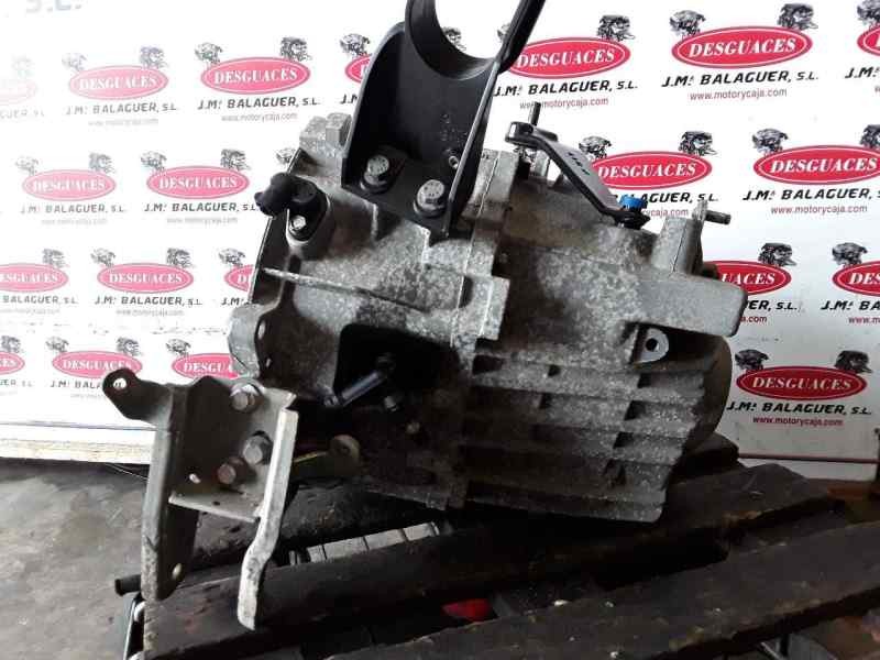 Recambio de caja cambios para volvo v40 familiar referencia OEM IAM T102377 / P30616072 / 072M56L2  