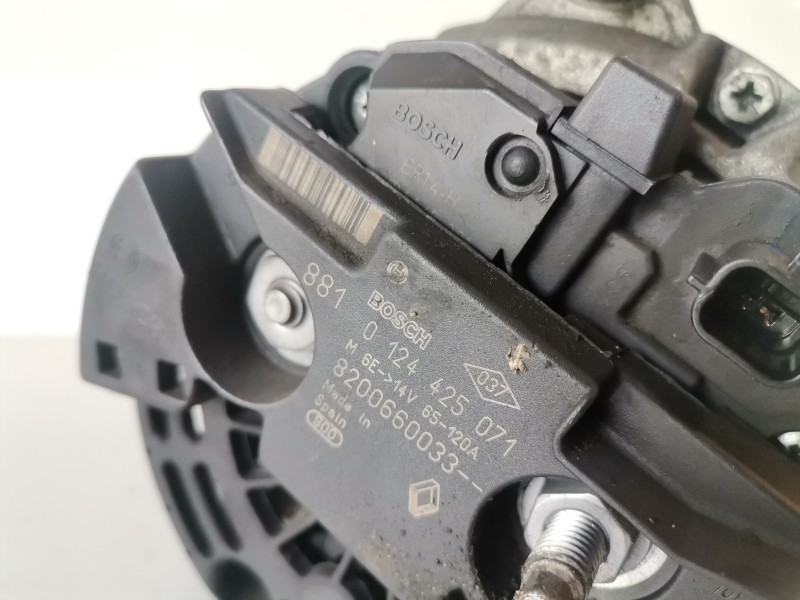 Recambio de alternador para renault clio iii k9k766 referencia OEM IAM 0124425071/8200660033  