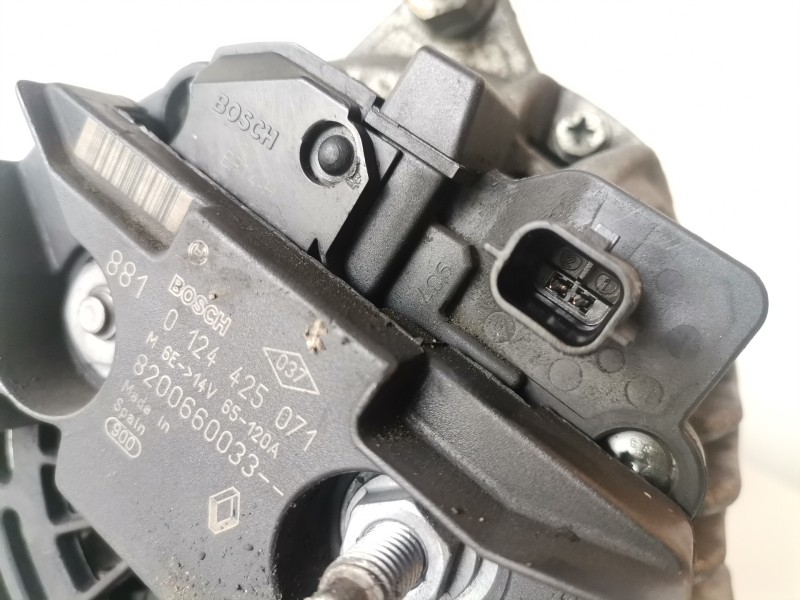 Recambio de alternador para renault clio iii k9k766 referencia OEM IAM 0124425071/8200660033  
