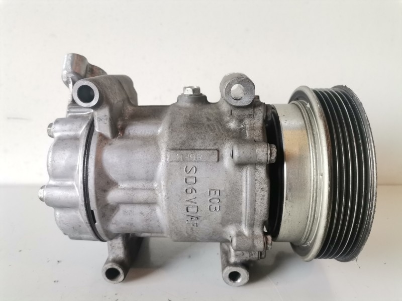 Recambio de compresor aire acondicionado para renault clio iii k9k766 referencia OEM IAM 8200651251  