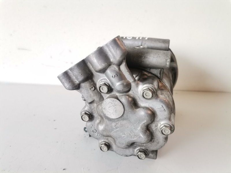 Recambio de compresor aire acondicionado para renault clio iii k9k766 referencia OEM IAM 8200651251  