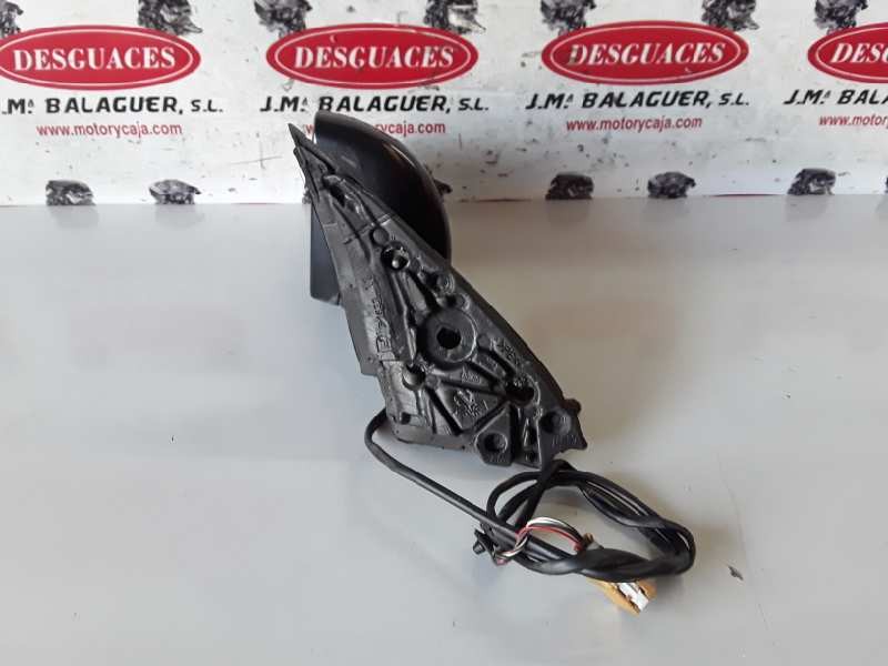 Recambio de retrovisor izquierdo para audi a4 avant (8e) bcz referencia OEM IAM 010681  