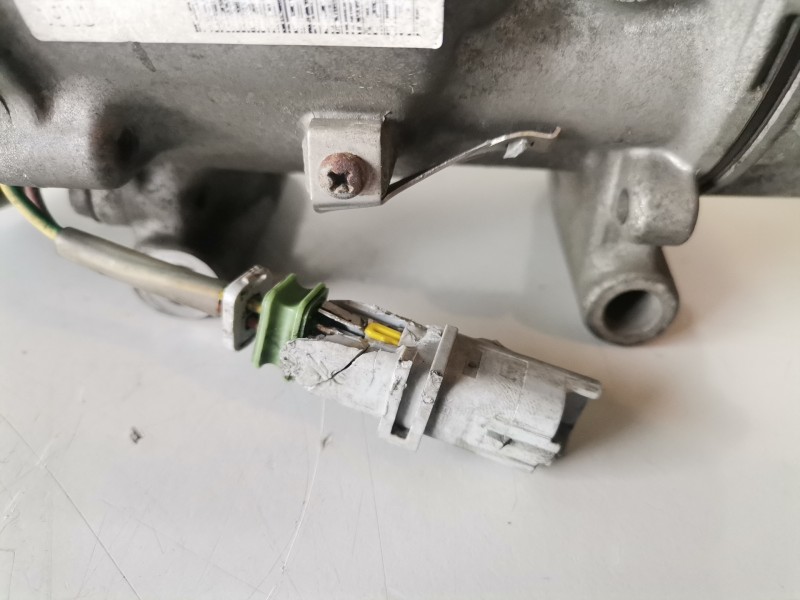 Recambio de compresor aire acondicionado para renault clio iii k9k766 referencia OEM IAM 8200651251  
