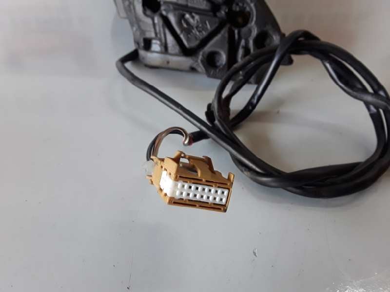 Recambio de retrovisor izquierdo para audi a4 avant (8e) bcz referencia OEM IAM 010681  