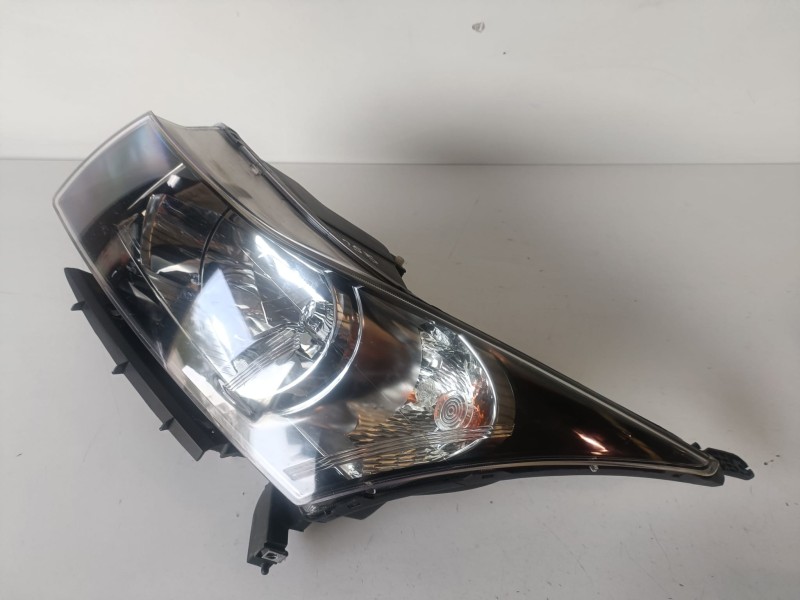 Recambio de faro izquierdo para chevrolet cruze z20s1 referencia OEM IAM   