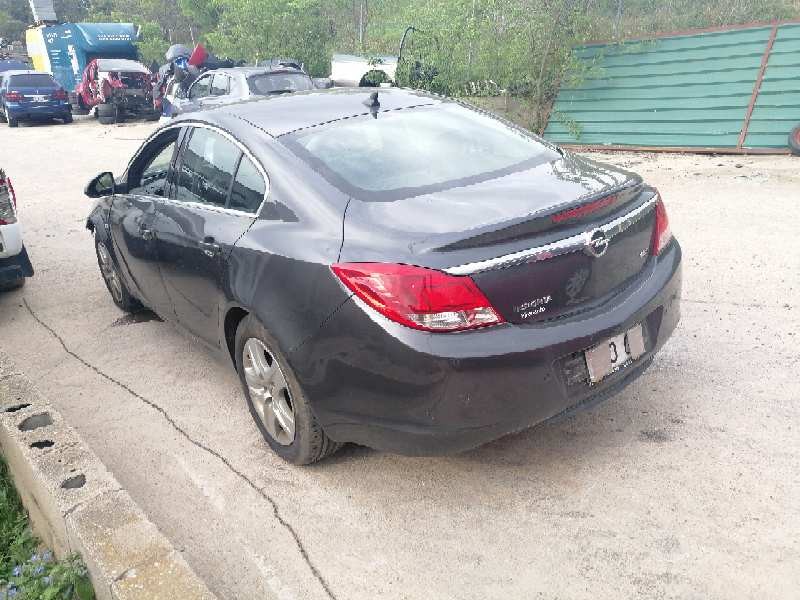 opel insignia berlina del año 2009