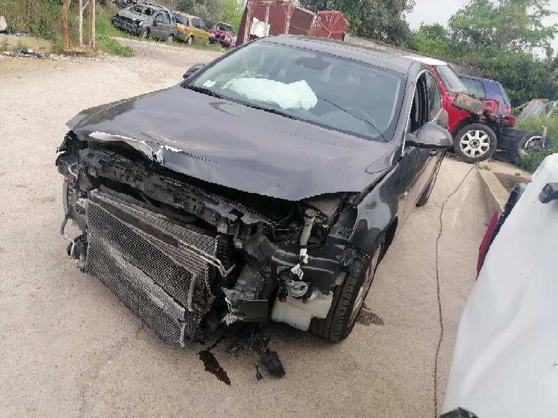 opel insignia berlina del año 2009