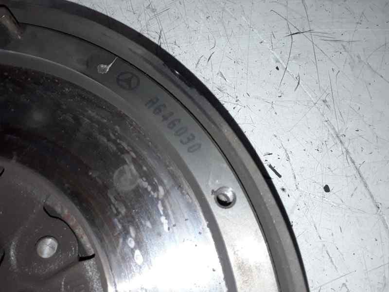 Recambio de volante motor para mercedes-benz vito kombi (639) referencia OEM IAM A640030 / 68405 / 73109  