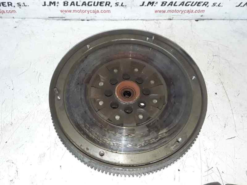 Recambio de volante motor para mercedes-benz vito kombi (639) referencia OEM IAM A640030 / 68405 / 73109  