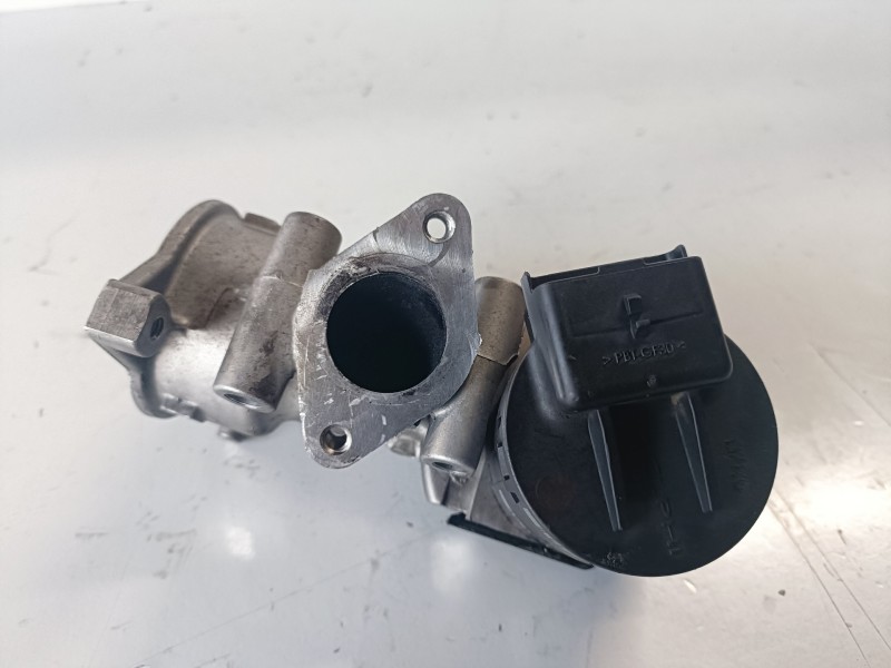 Recambio de valvula egr para volvo s40 berlina d4204t referencia OEM IAM 9656612380  