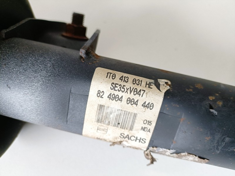 Recambio de amortiguador delantero derecho para seat leon (1p1) bkd referencia OEM IAM 1T0413031HE  