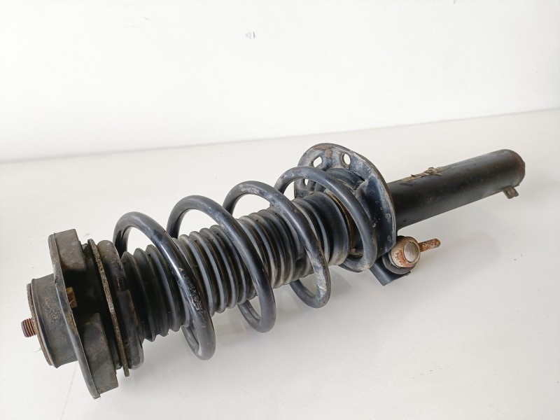 Recambio de amortiguador delantero derecho para seat leon (1p1) bkd referencia OEM IAM 1T0413031HE  