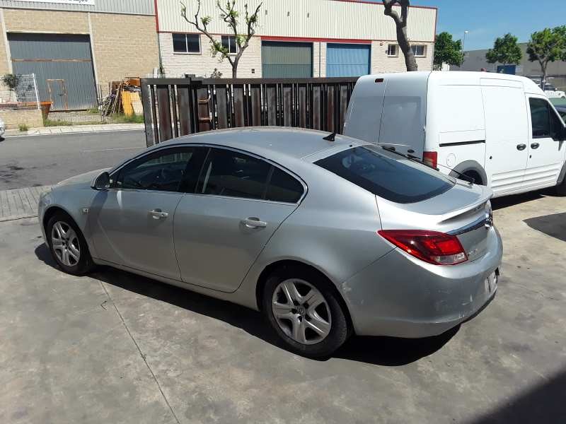 opel insignia berlina del año 2010