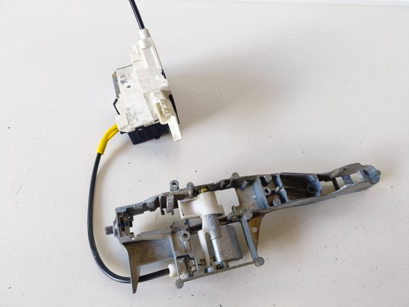Recambio de cerradura puerta delantera derecha para fiat scudo (272) furgón rhk referencia OEM IAM 9681334980  