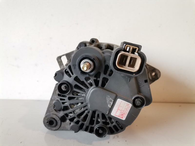 Recambio de alternador para hyundai tucson (jm) g4gc referencia OEM IAM A0002655023 / 3730022650  