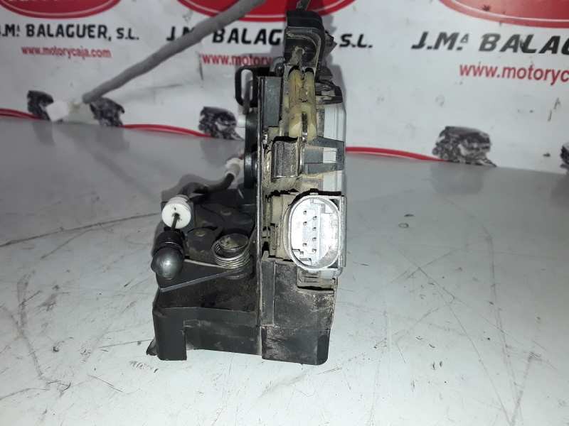 Recambio de cerradura puerta trasera derecha para bmw serie x5 (e53) 306d2 referencia OEM IAM 0584665 / 1K0400111  