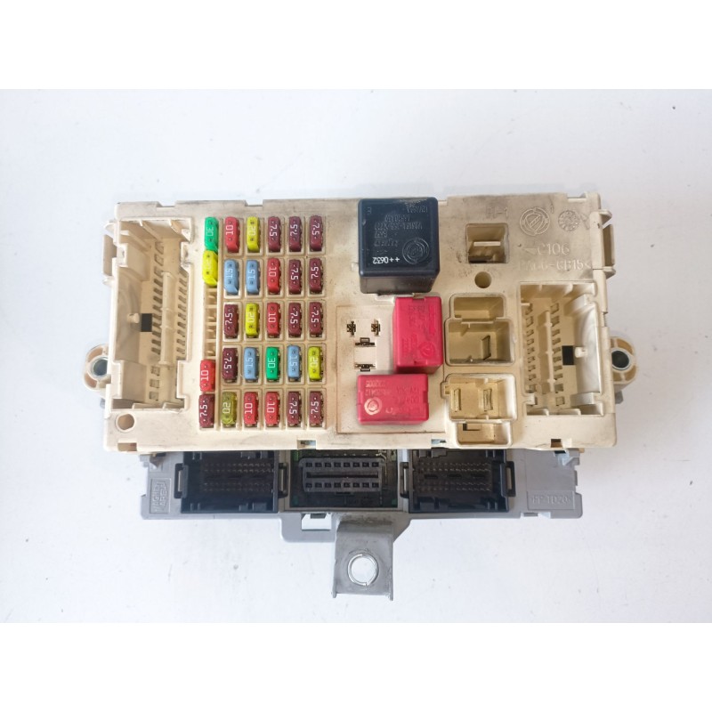 Recambio de caja reles / fusibles para peugeot boxer (333/335) furgón techo elevado bat.3450mm f1ce0481d referencia OEM IAM   