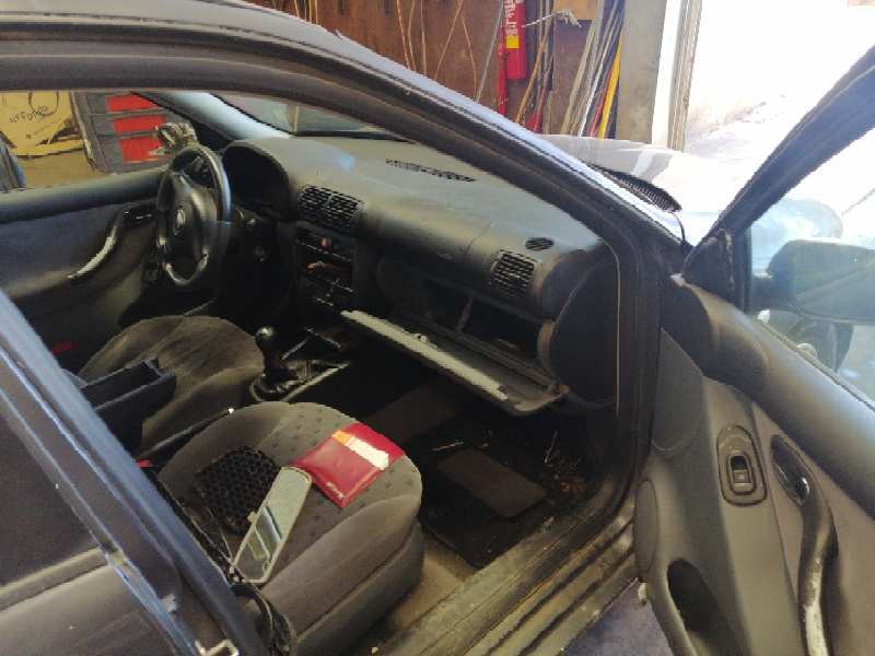 seat toledo (1m2) del año 2000