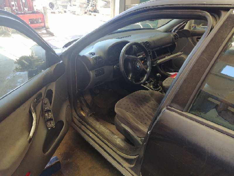 seat toledo (1m2) del año 2000