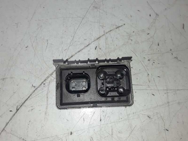 Recambio de caja precalentamiento para opel insignia berlina a20dth referencia OEM IAM 55563423  