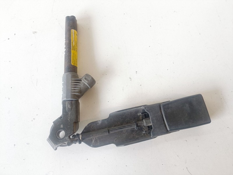 Recambio de enganche cinturon delantero derecho para nissan primastar (x83) f9q760 referencia OEM IAM   