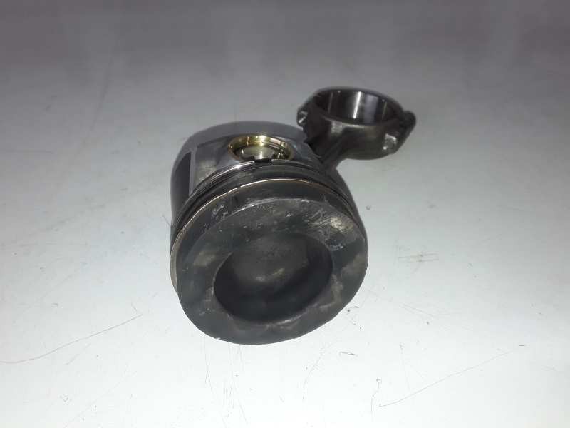 Recambio de piston para skoda superb combi (3v5) crlb referencia OEM IAM A1/E82/04LA  