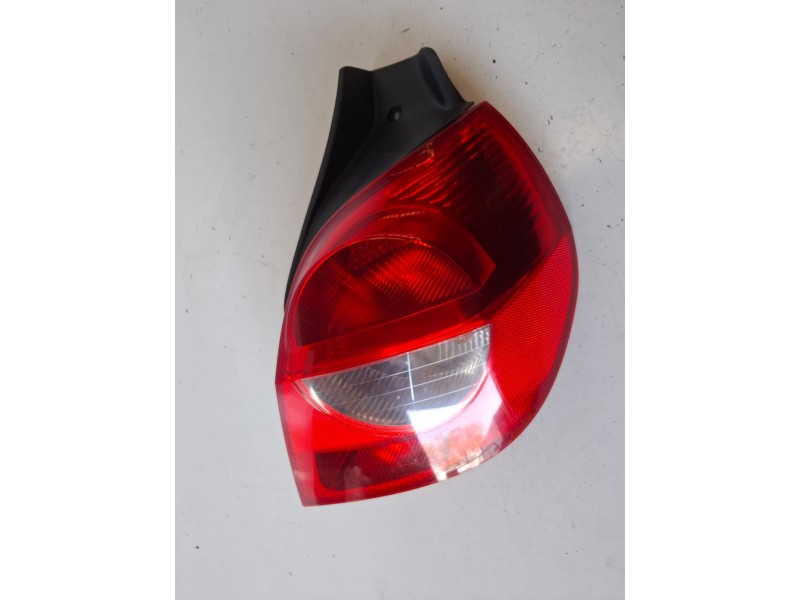 Recambio de piloto trasero derecho para renault clio iii k9k766 referencia OEM IAM   