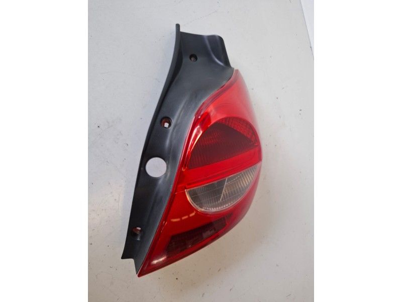 Recambio de piloto trasero derecho para renault clio iii k9k766 referencia OEM IAM   