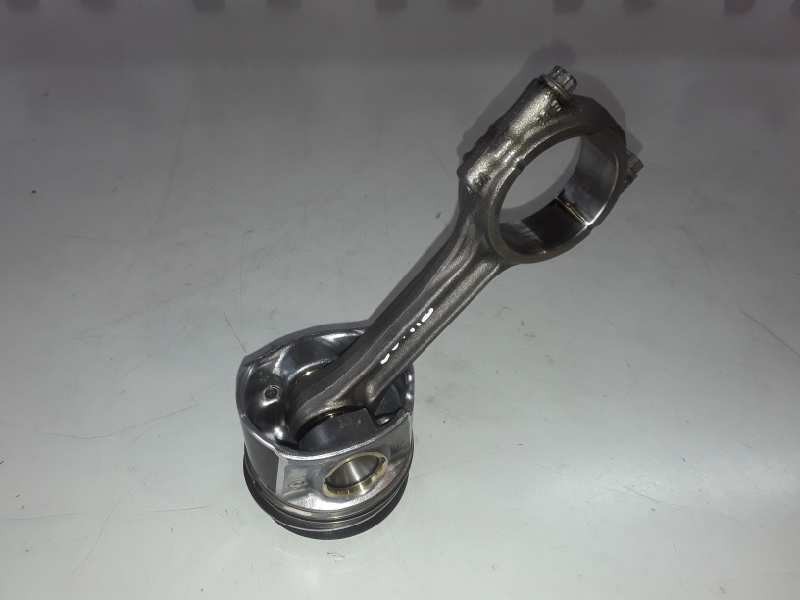 Recambio de piston para skoda superb combi (3v5) crlb referencia OEM IAM A1/E82/04LA  